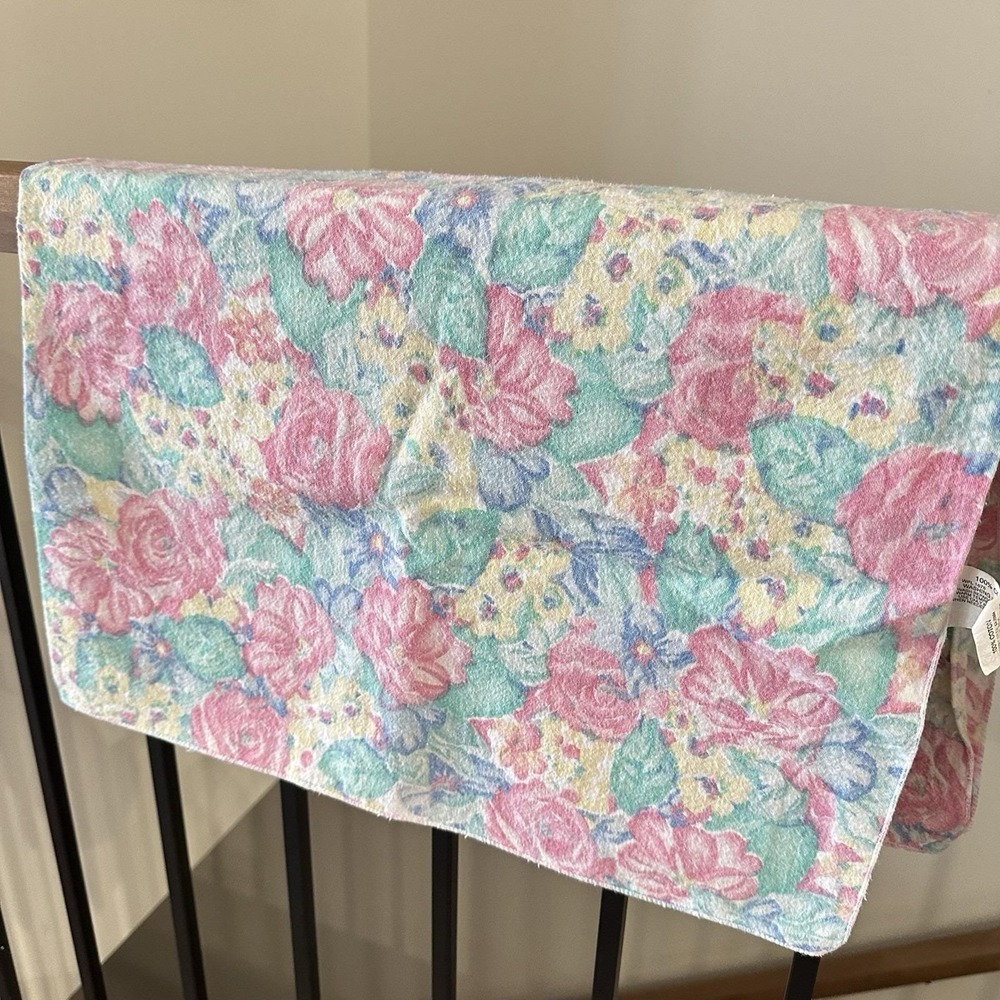 VTG 1995 Baby Swaddle Receiving Blanket 10"% Cotton Pink Green Floral Rose 36x27